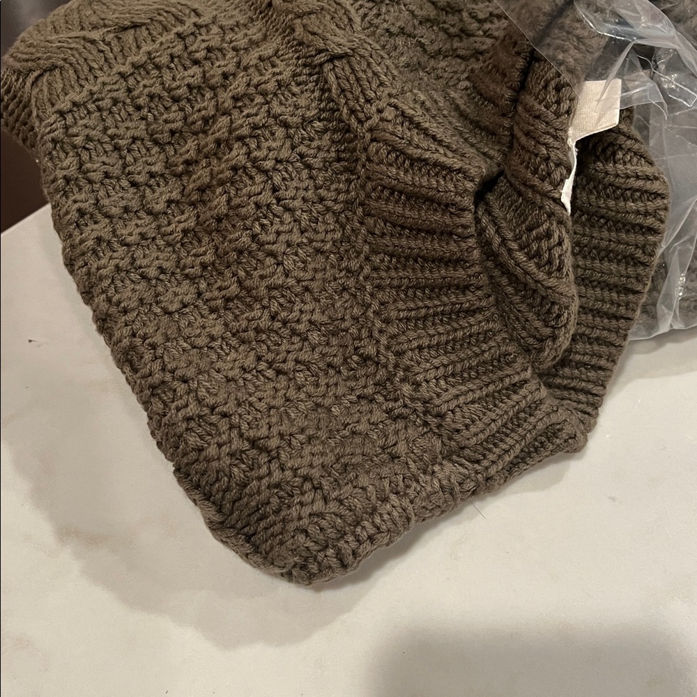 Aeropostale Olive Cable-Knit Crew-Neck Sweater/NWT/Large - Picture 11 of 12